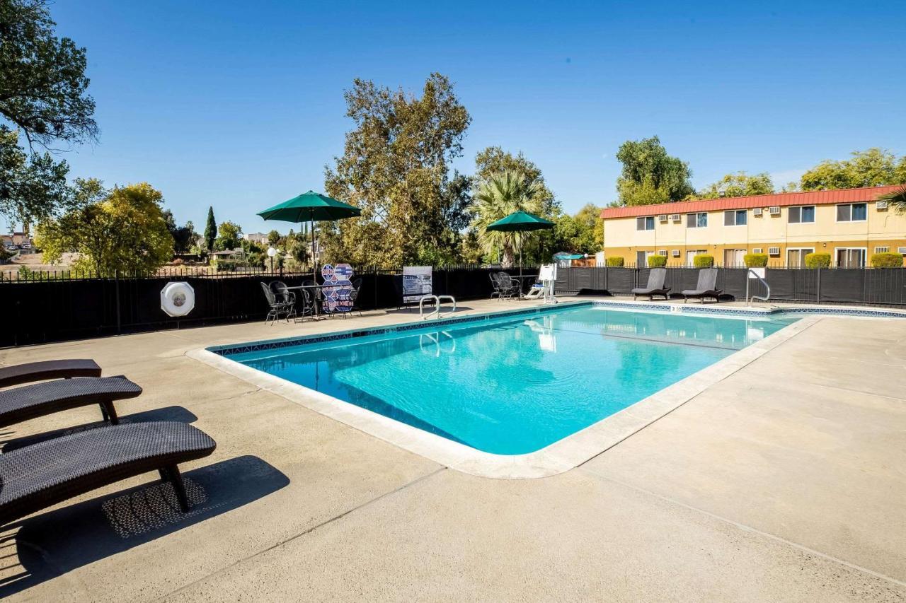 Econo Lodge Red Bluff Exterior photo