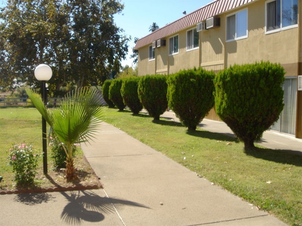 Econo Lodge Red Bluff Exterior photo