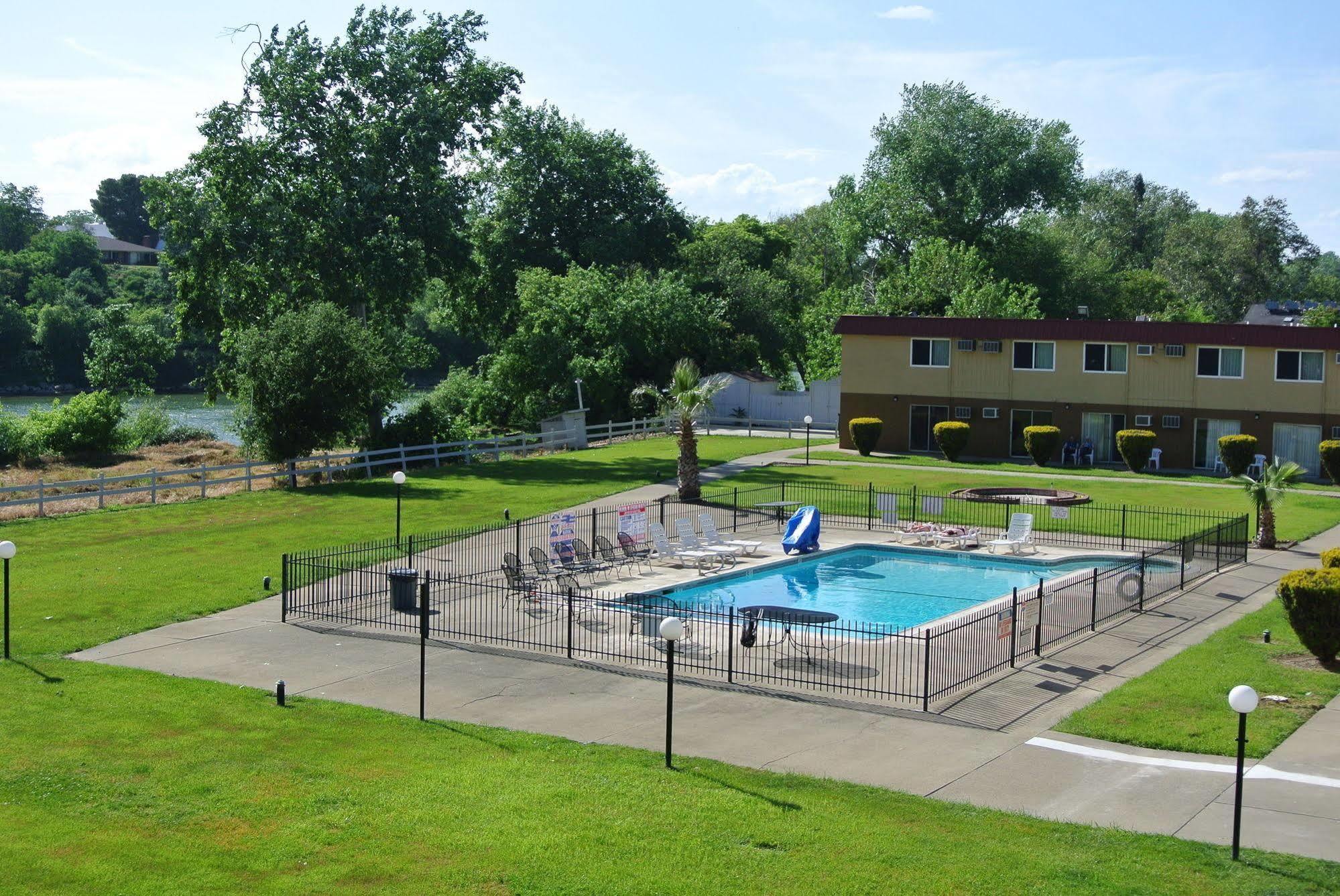 Econo Lodge Red Bluff Exterior photo