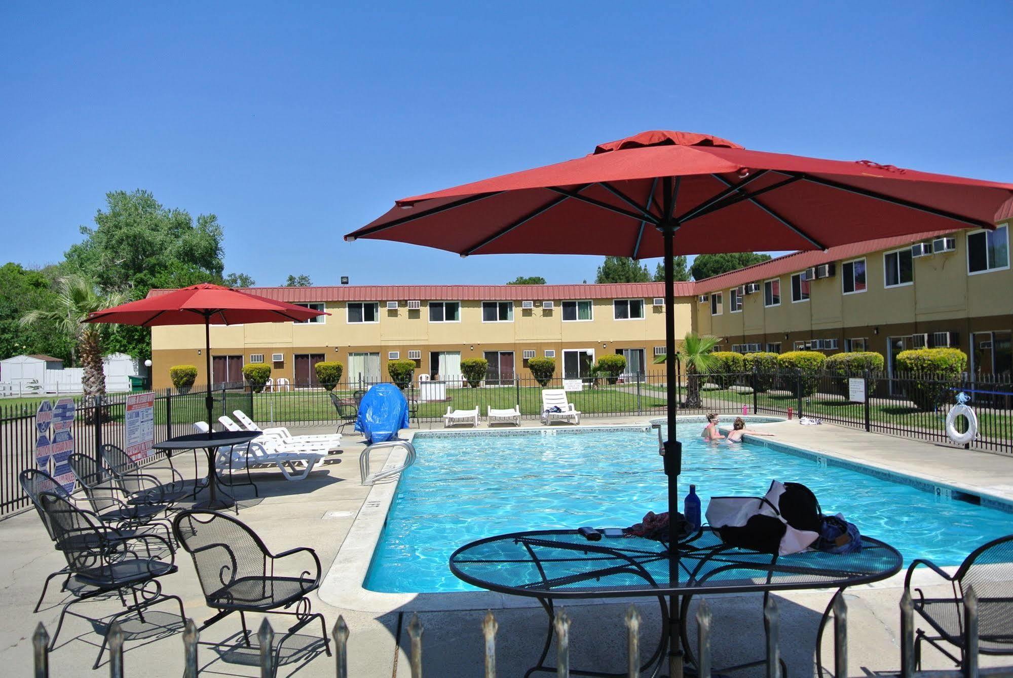 Econo Lodge Red Bluff Exterior photo